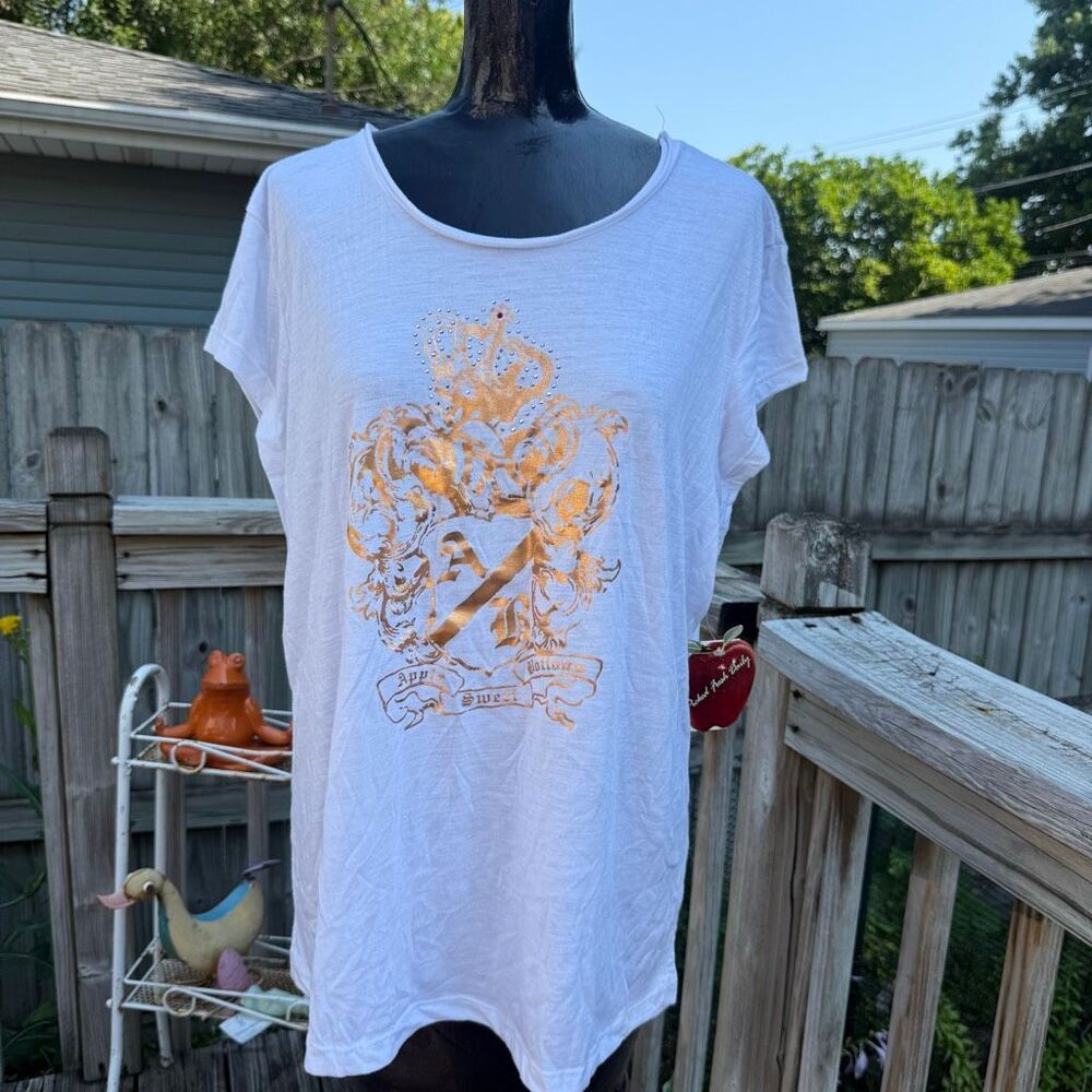 NWT Apple Bottoms Crest Graphic Long Tunic Top Women’s 3X White Gold